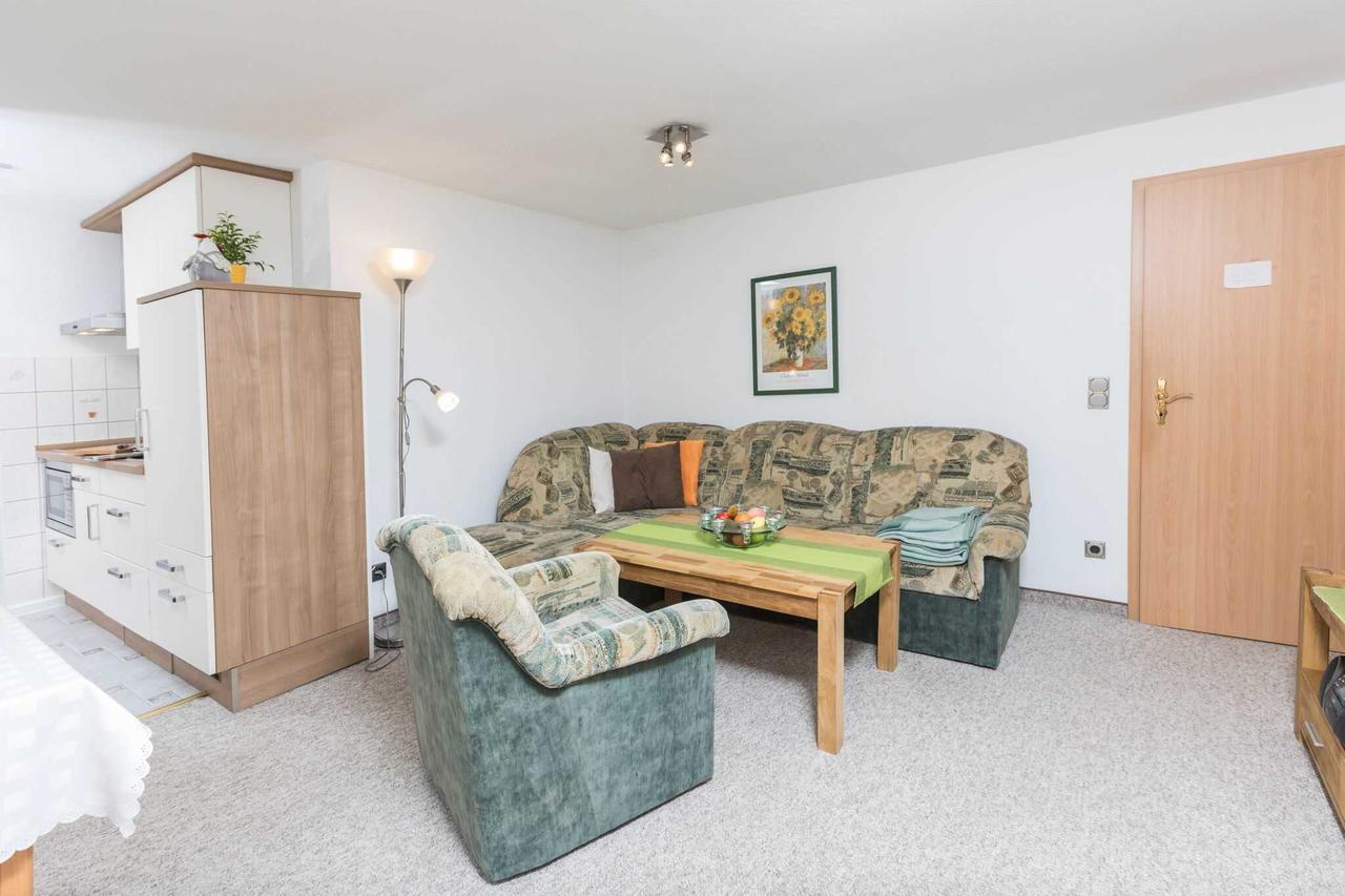 Ferienwohnungen in ruhiger Ortsran Lauterbach  Zimmer foto